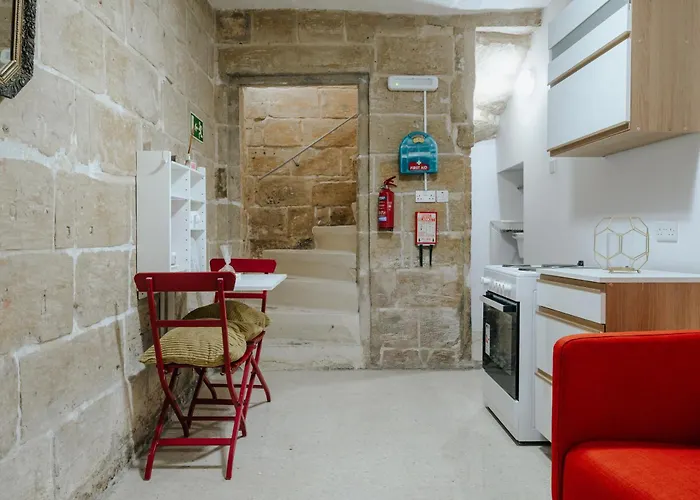 Augustinian By Vallettastay * ואלטה