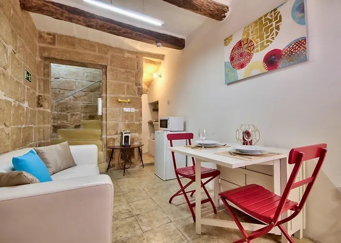 Augustinian By Vallettastay * ואלטה